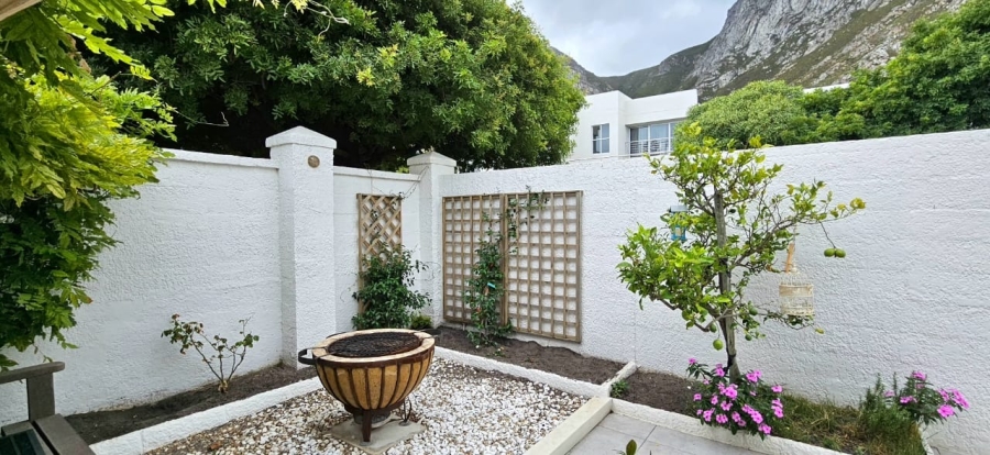 3 Bedroom Property for Sale in Voelklip Western Cape